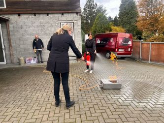 Brandschutz Bianca Poths mit Esther Fuß.JPG